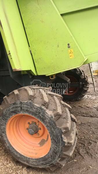 Claas Mega 370