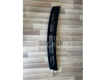 Resetka plastika haube za Mercedes Benz B Klasa