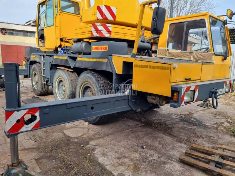 Liebherr LTM 1040