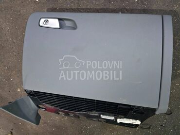 Kaseta-fioka za Audi Q5 od 2008. do 2015. god.