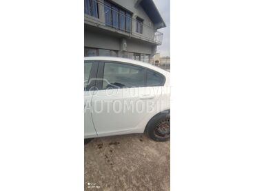 zadnja leva vrata z40r za Opel Insignia