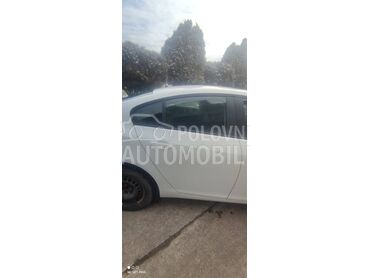 zadnja desna vrata z40r za Opel Insignia
