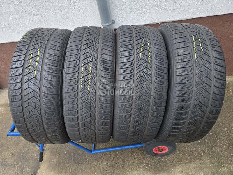 Pirelli 235/60 R18 Zimska