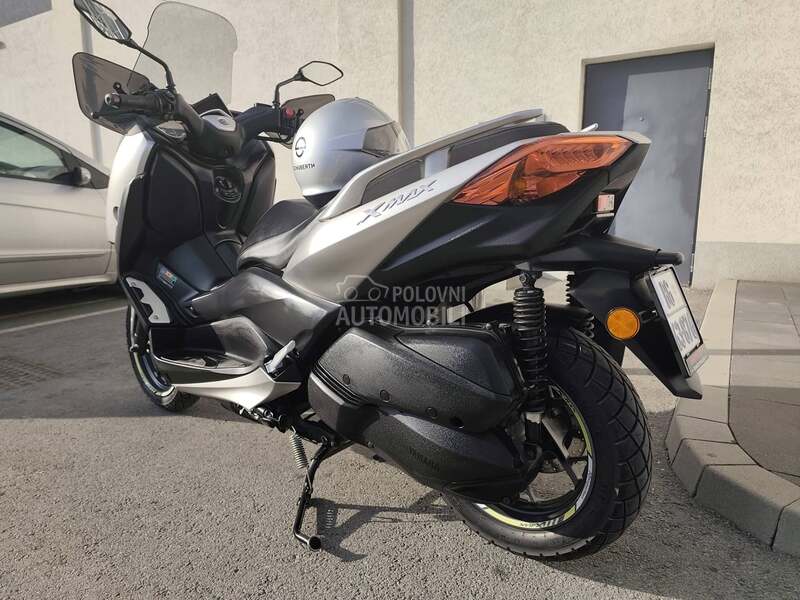 Yamaha Xmax 300