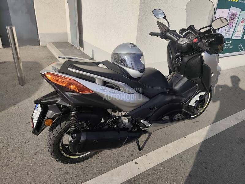 Yamaha Xmax 300