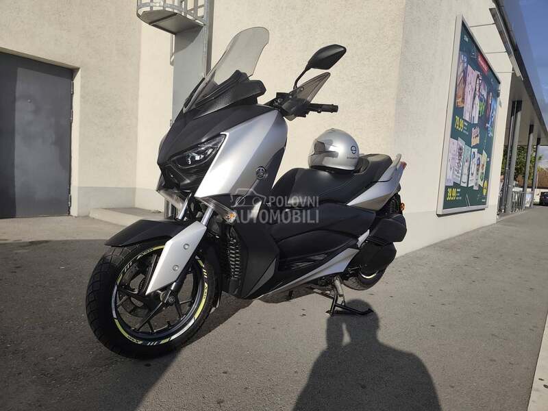 Yamaha Xmax 300
