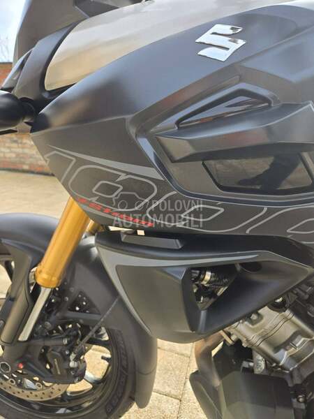 Suzuki V Strom 1000