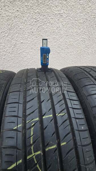 Dunlop 215/50 R17 Letnja