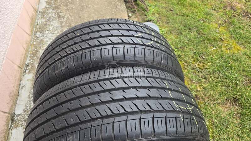 Dunlop 215/50 R17 Letnja