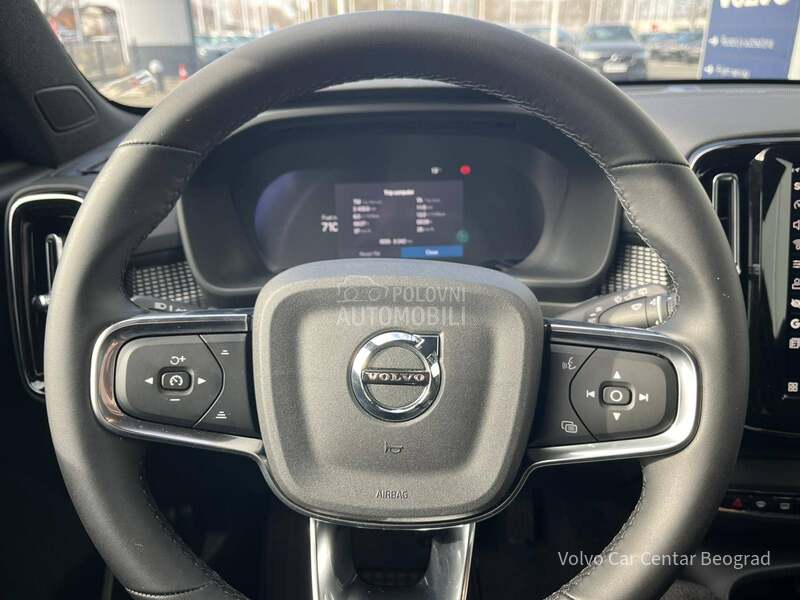 Volvo XC40 B3 Plus Dark
