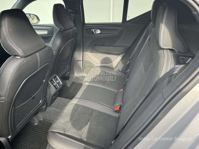 Volvo XC40 B3 Plus Dark