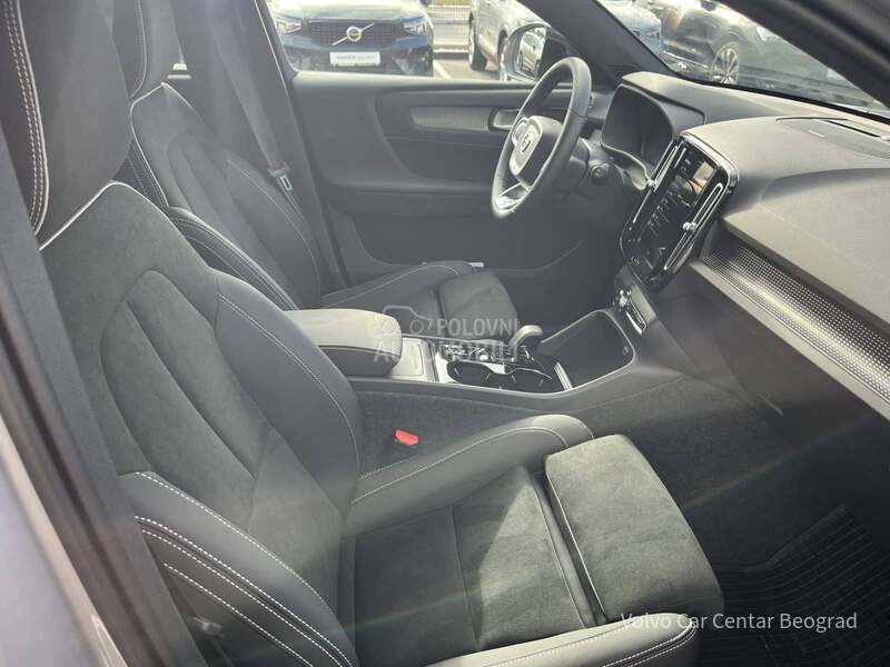 Volvo XC40 B3 Plus Dark