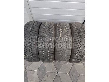 Kumho 215/65 R17 Zimska