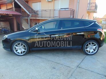 Lancia Delta 1.9 jtd TWIN TURBO