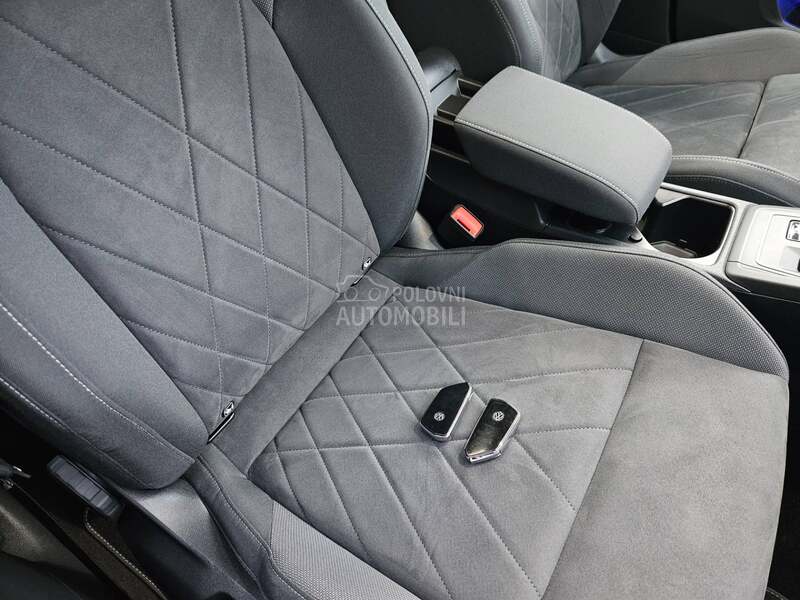 Volkswagen Golf 8 eHybrid STYLE