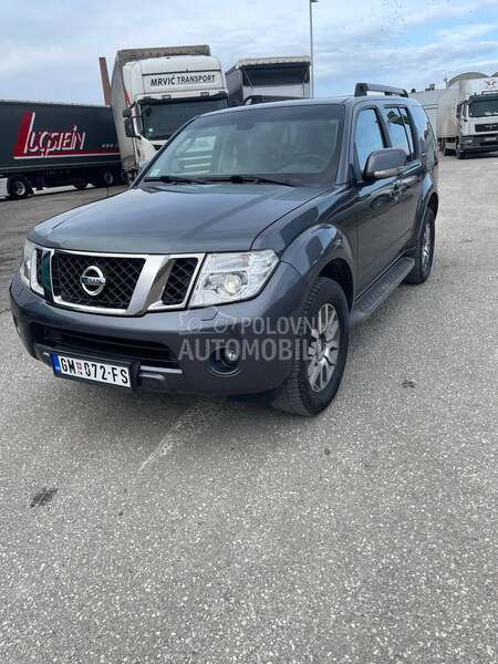 Nissan Pathfinder 