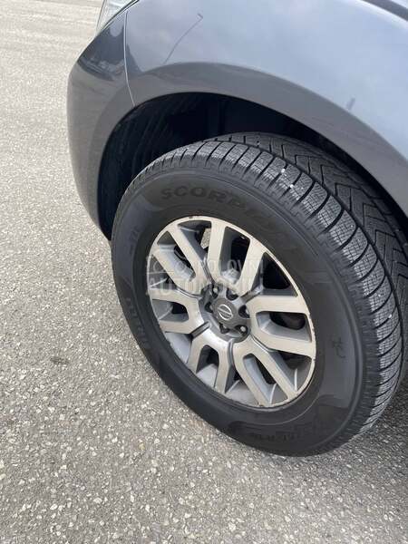 Nissan Pathfinder 
