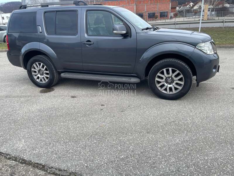 Nissan Pathfinder 