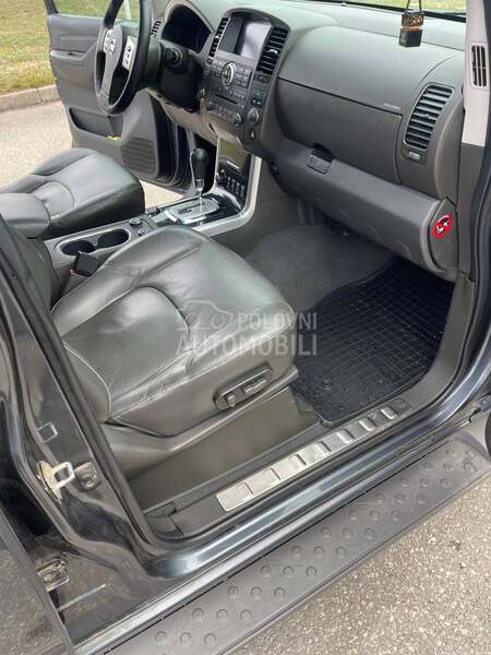 Nissan Pathfinder 