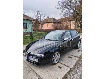 Alfa Romeo 147 2.0 TI Oprema