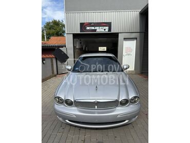 Jaguar X-Type 