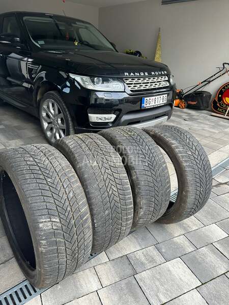 Bridgestone 275/40 R22 Zimska