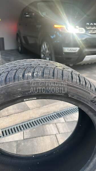 Bridgestone 275/40 R22 Zimska