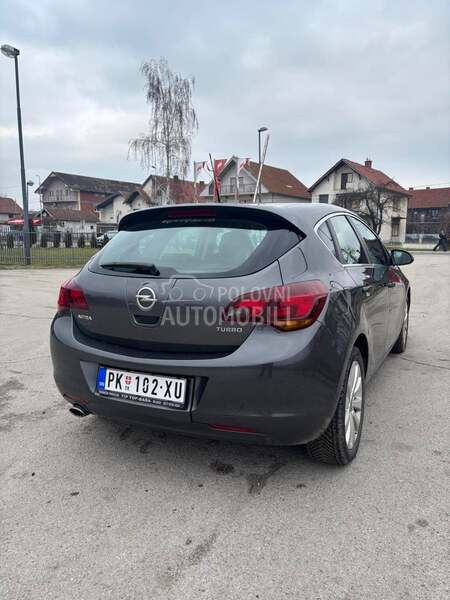 Opel Astra J 1.4 CH