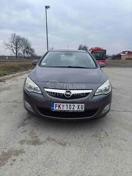 Opel Astra J 1.4 CH