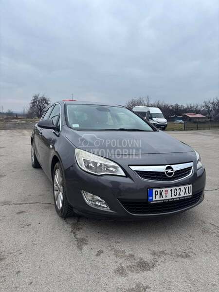 Opel Astra J 1.4 CH