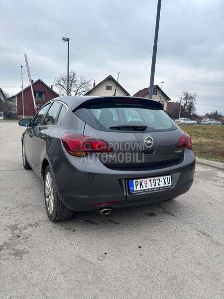 Opel Astra J 1.4 CH