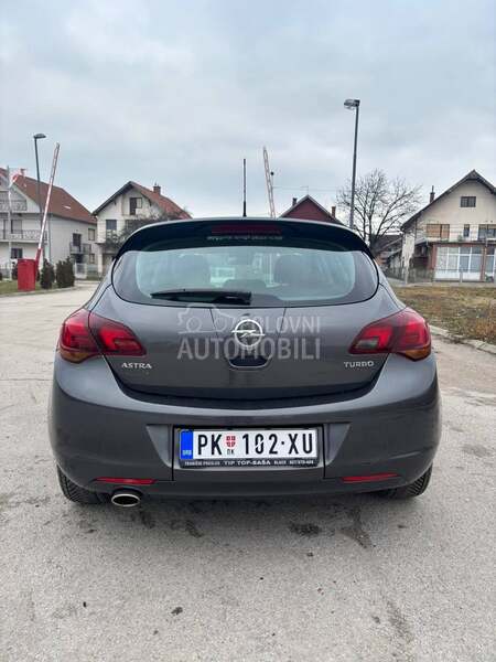 Opel Astra J 1.4 CH