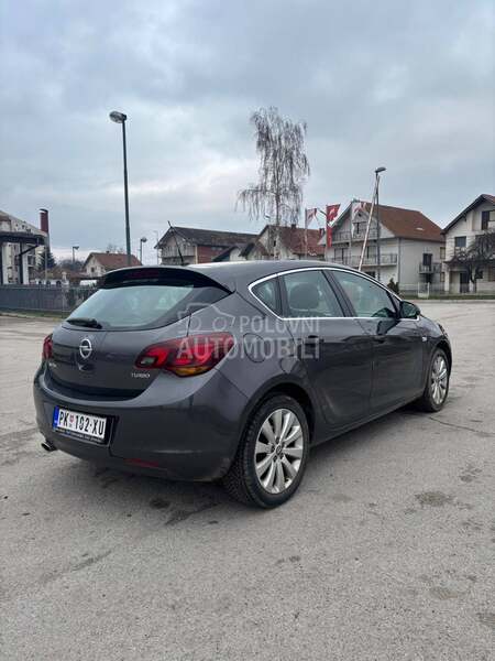 Opel Astra J 1.4 CH