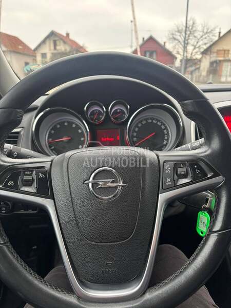 Opel Astra J 1.4 CH