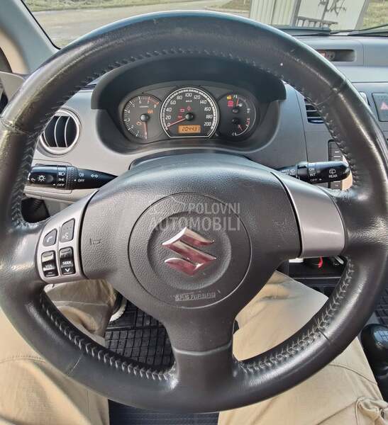 Suzuki Swift 1.3