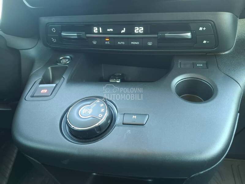 Opel Combo 1.5 L1 Elegance AT8