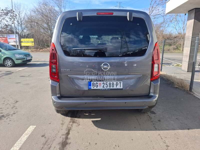 Opel Combo 1.5 L1 Elegance AT8