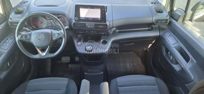 Opel Combo 1.5 L1 Elegance AT8