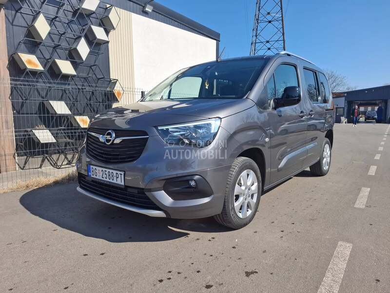 Opel Combo 1.5 L1 Elegance AT8