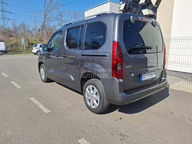 Opel Combo 1.5 L1 Elegance AT8