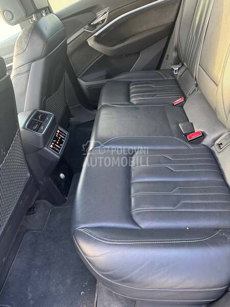 Audi e-tron 55 sline matrix
