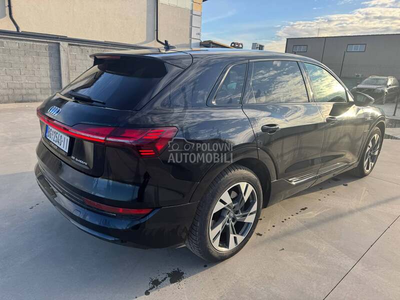 Audi e-tron 55 sline matrix