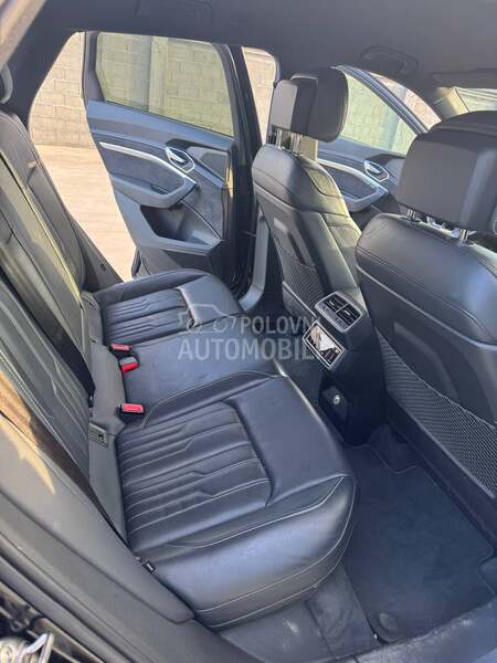 Audi e-tron 55 sline matrix