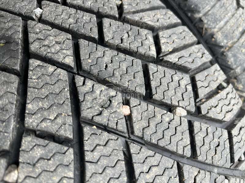 Continental 225/45 R17 Zimska