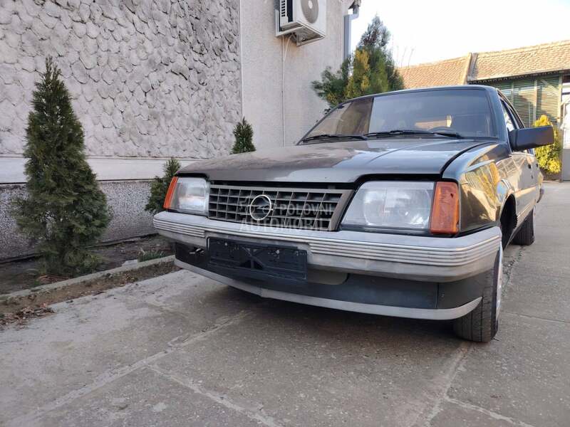 Opel Ascona 