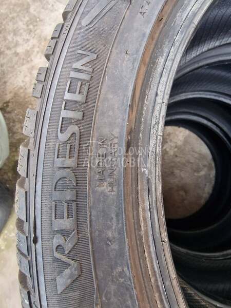 Vredestein 215/45 R16 Zimska