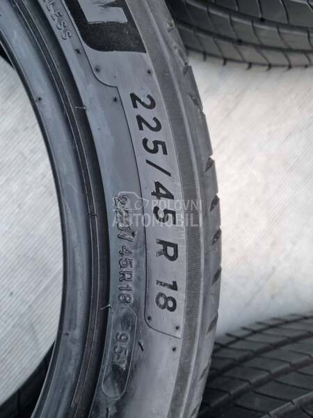 Continental 215/65 R17 Letnja