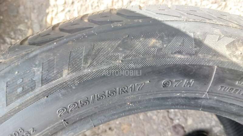 Bridgestone 225/55 R17 Zimska