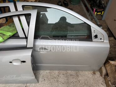 vrata siva z157 za Opel Astra H od 2004. do 2012. god.