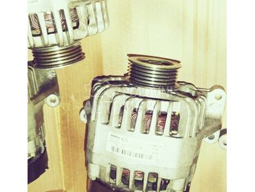 Panda 1,1/1,2/1,4 alternator za Fiat Panda